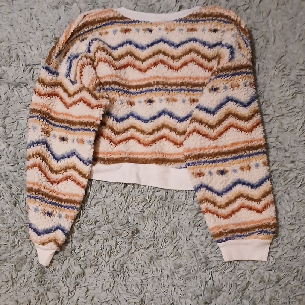 Cozy Chevron Patterned Sweater - Picture 5 of 6